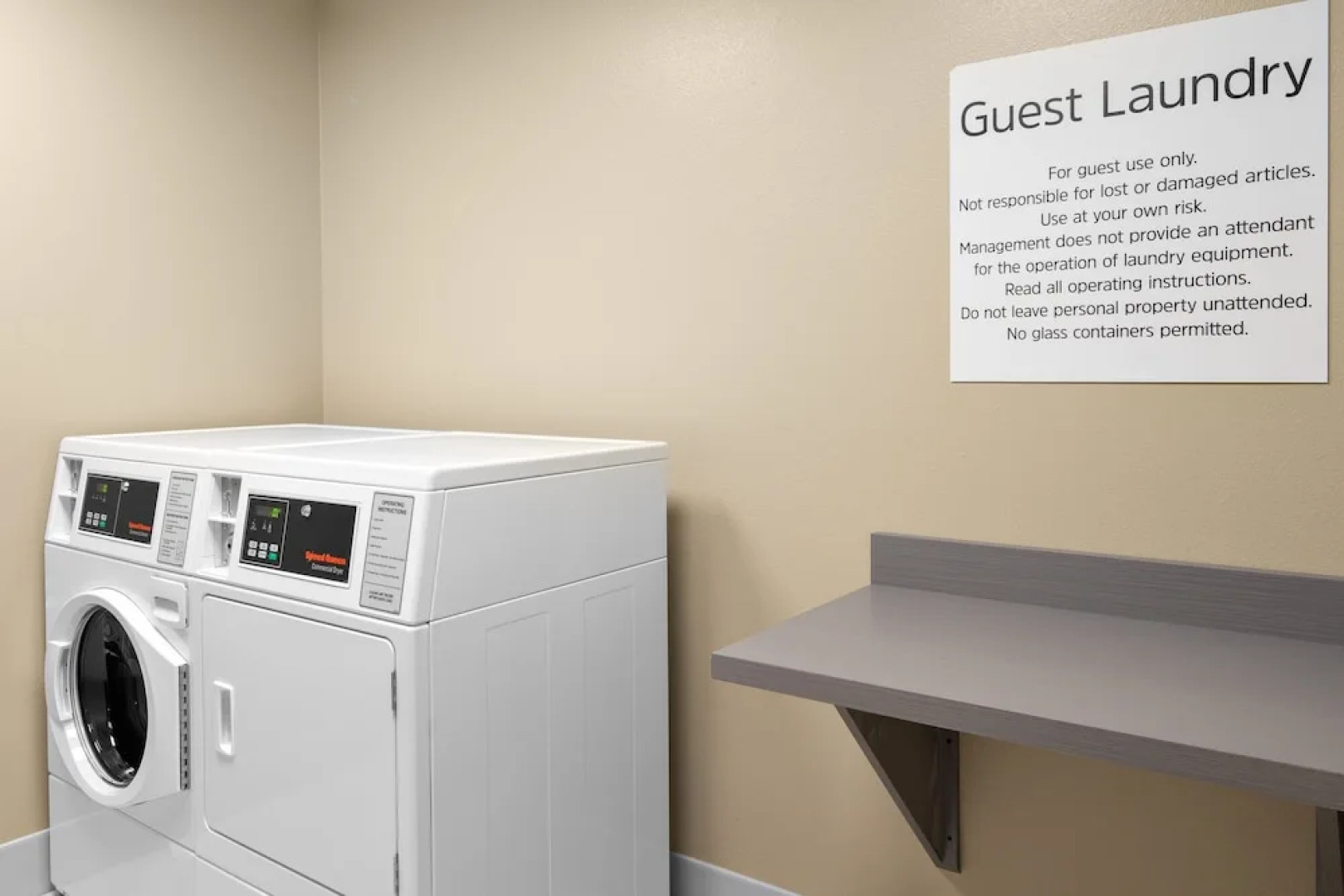 Holiday Inn Express & Suites Elkhorn - Lake Geneva Area, an IHG Hotel