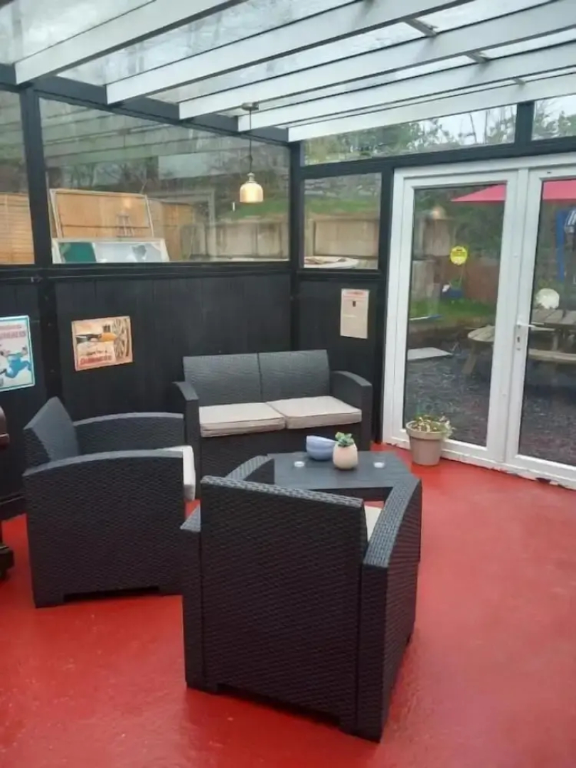 Mattys Pub & Apartments