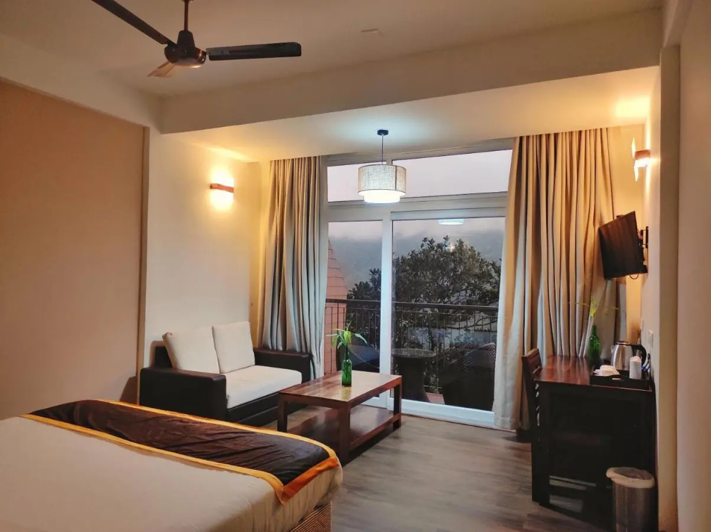 Shola Crown Resort - Munnar