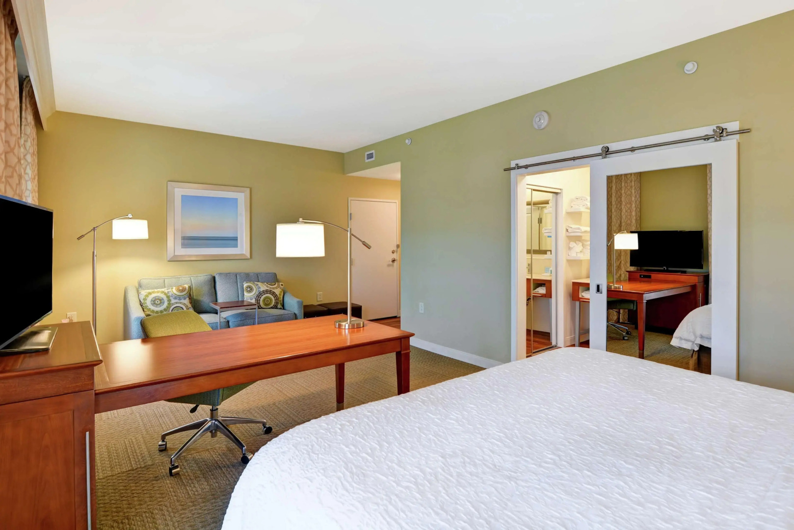 Hampton Inn & Suites Charleston Airport