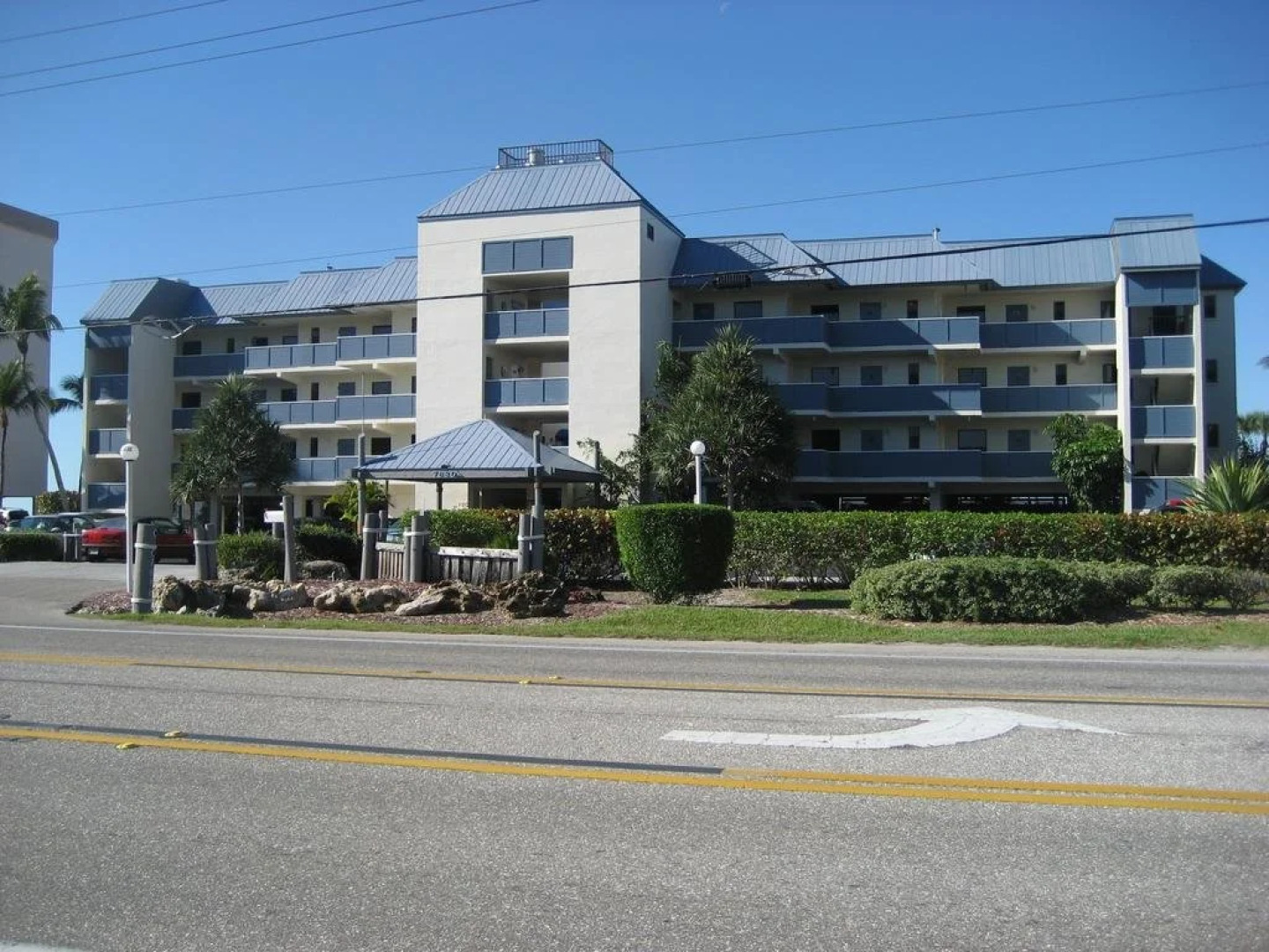 Mariners Boathouse and Beach Resort