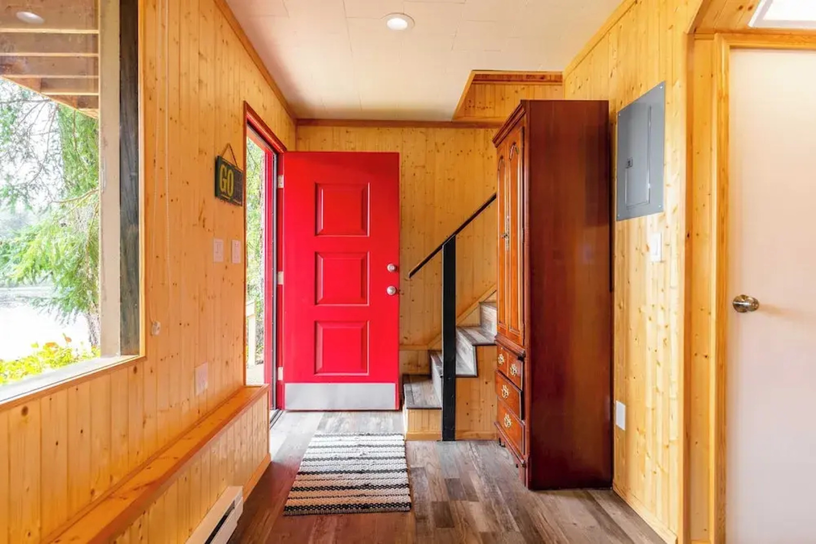 Goss Lake Getaway by Avantstay Lakefront Escape