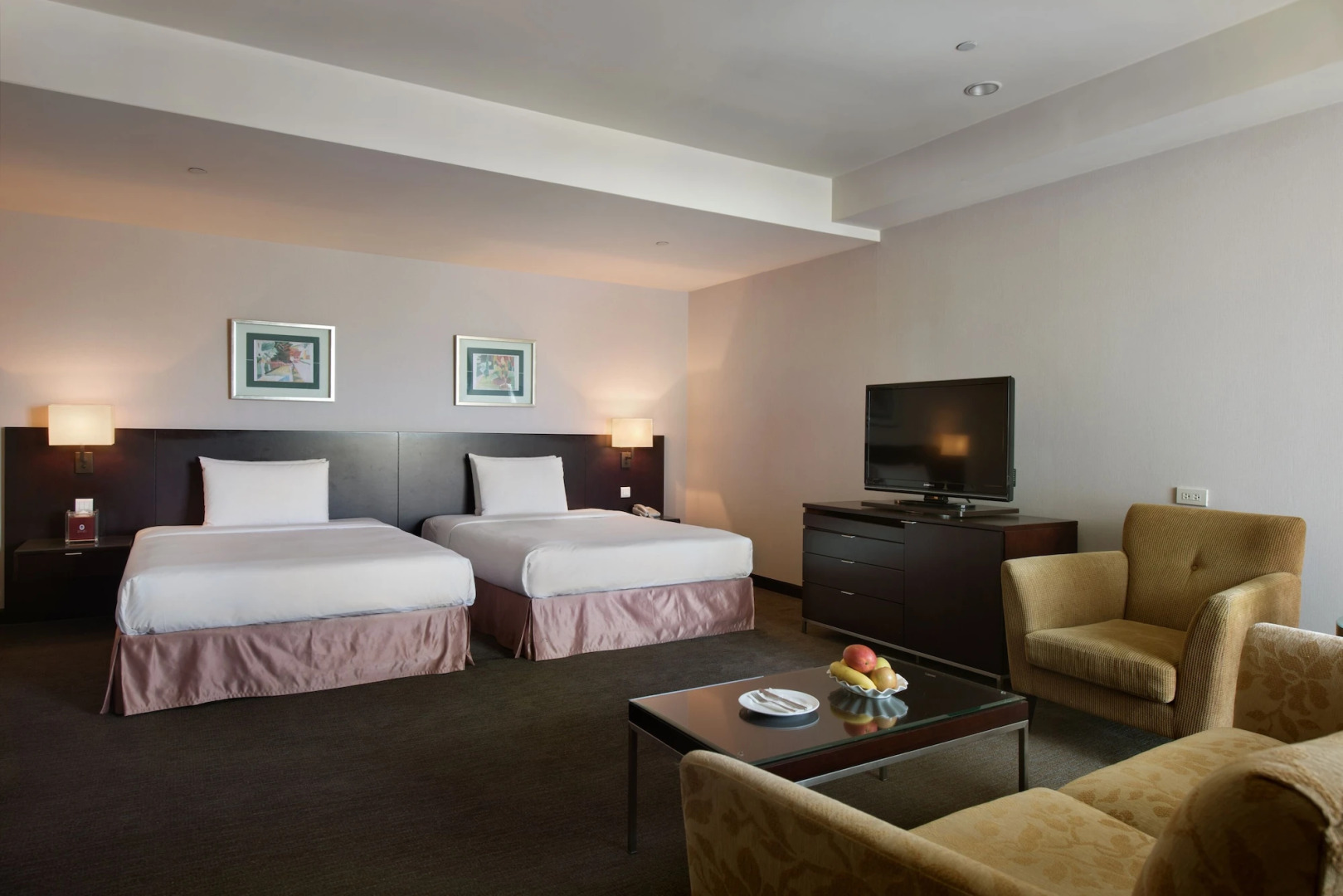 Lakeshore Hotel Metropolis I