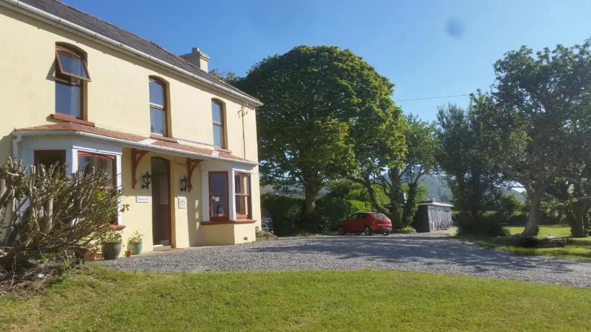 Bridge View House B&B and Restaurant