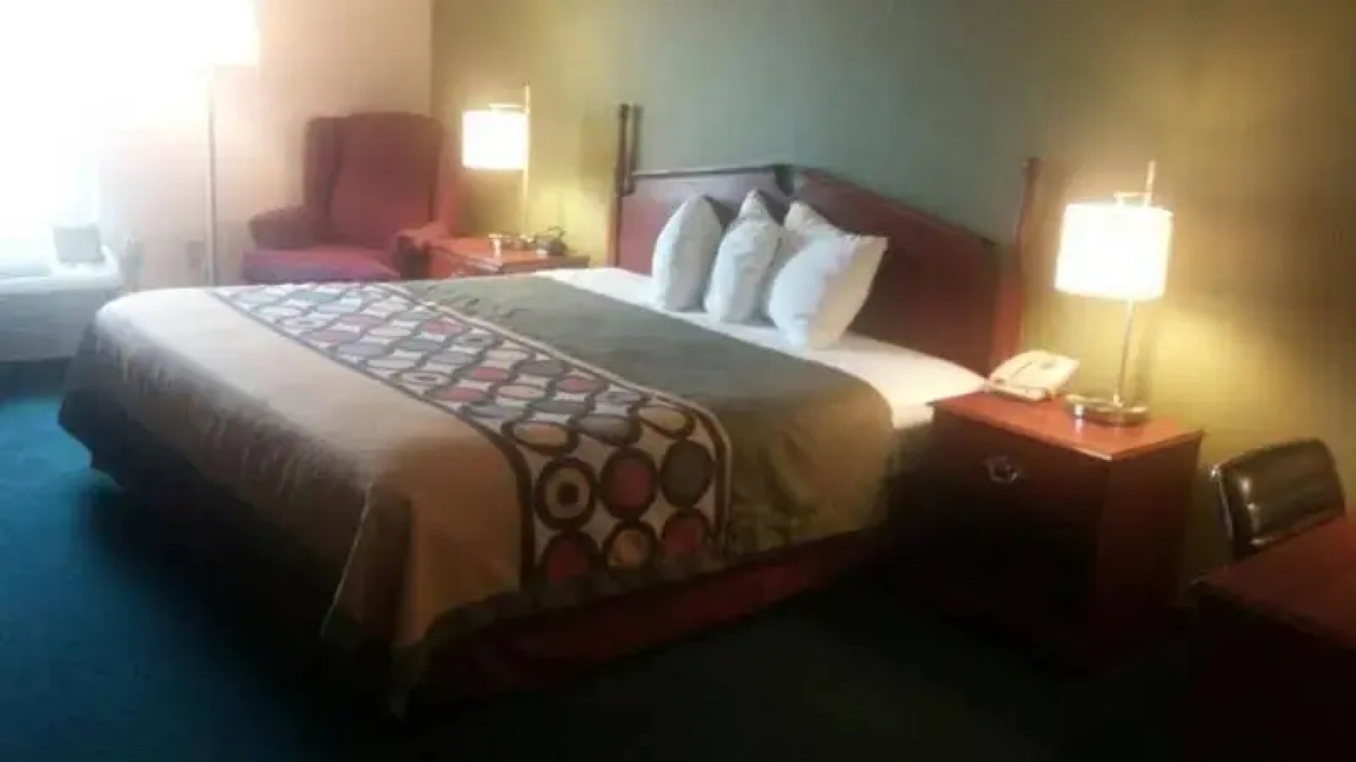 Super 8 by Wyndham Calvert City Kentucky Lake Area