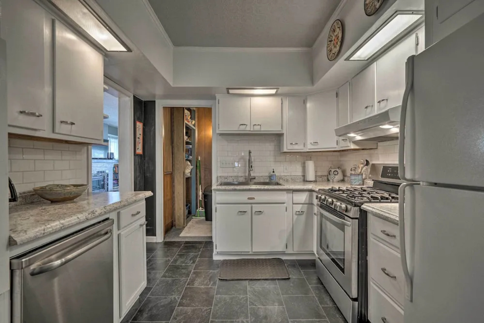 Comfortable Craftsman Home - 2 Miles to UB Campus!