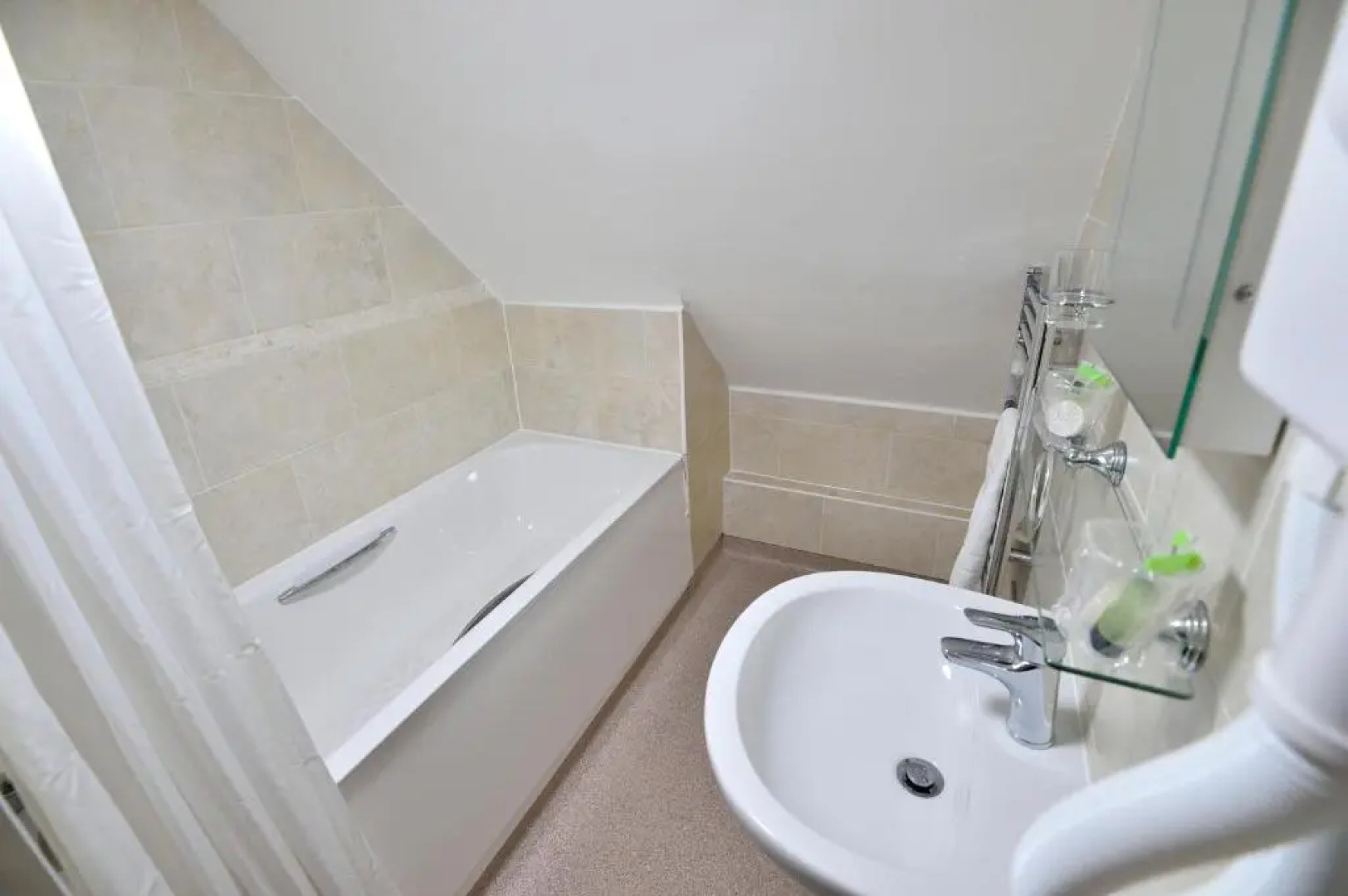 The Royal Victoria & Bull Hotel