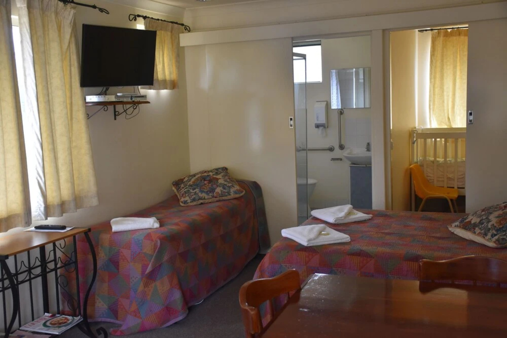 Valley Views Motel & Chalets