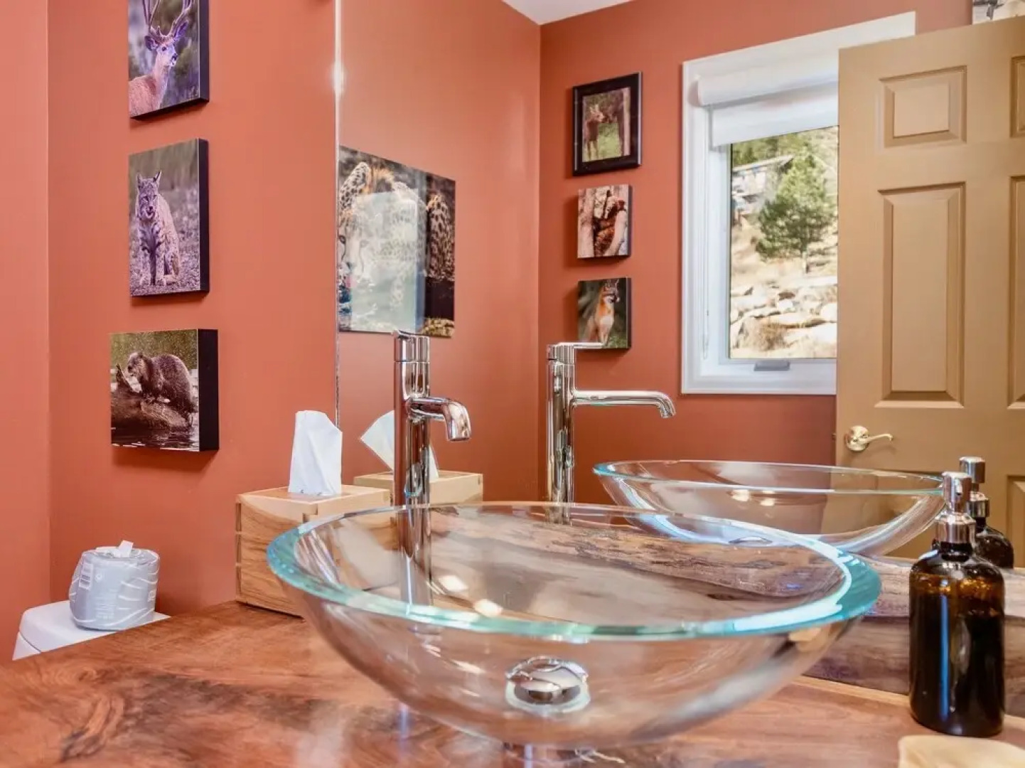 Awestruck Luxury Vacation  At Windcliff 3 Bedroom Home by RedAwning