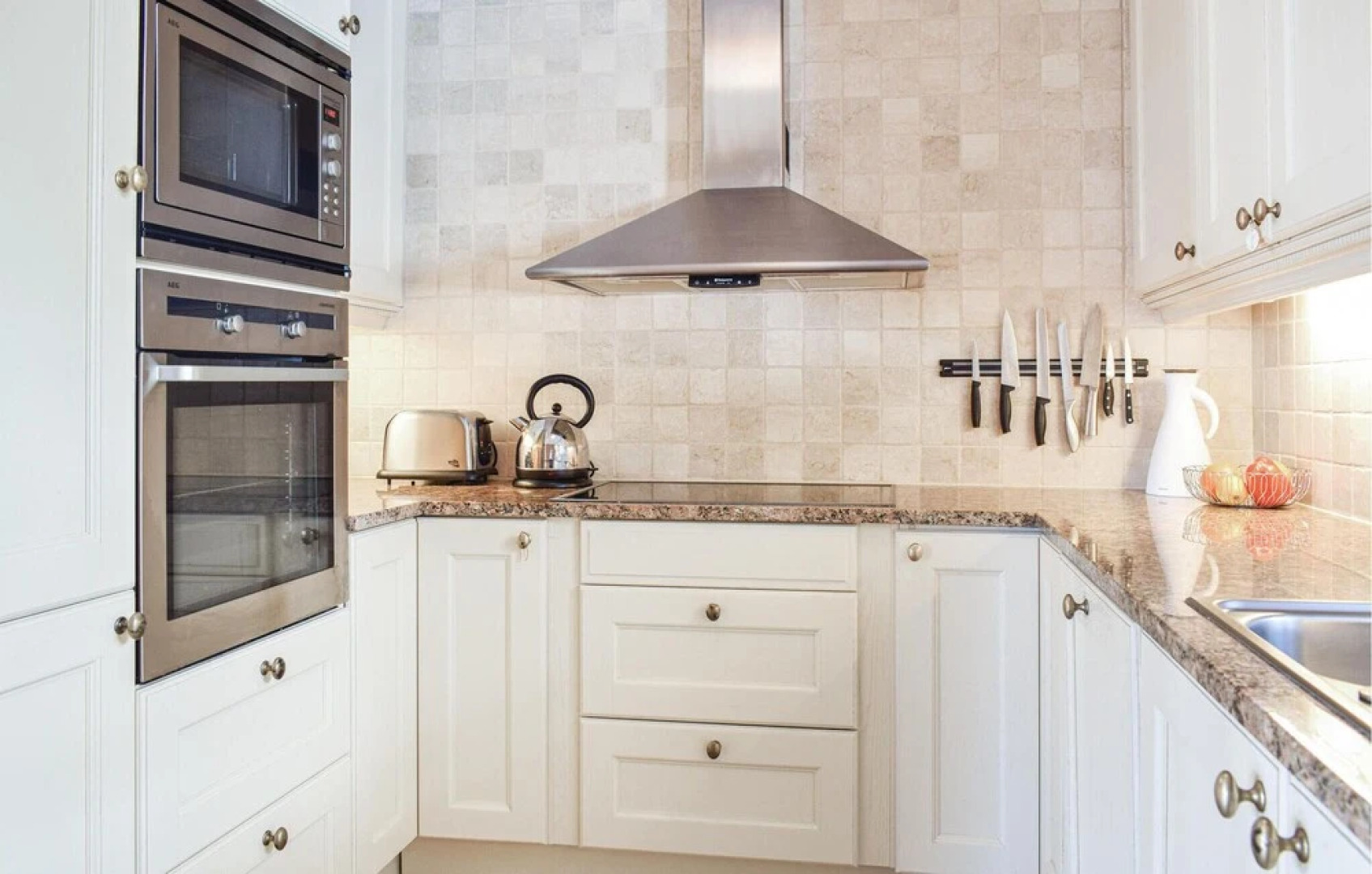 Nice Home in Røldal With 4 Bedrooms