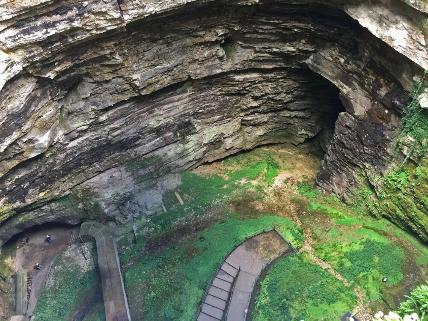 Romantic Holiday Home in Dégagnac With Large Garden in Historical Surroundings