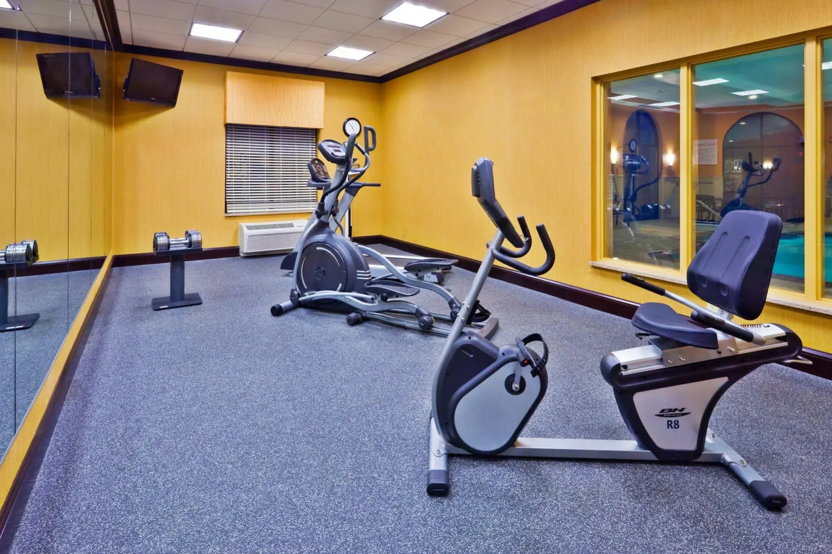 Holiday Inn Express Hotel and Suites Nashville-Opryland by IHG