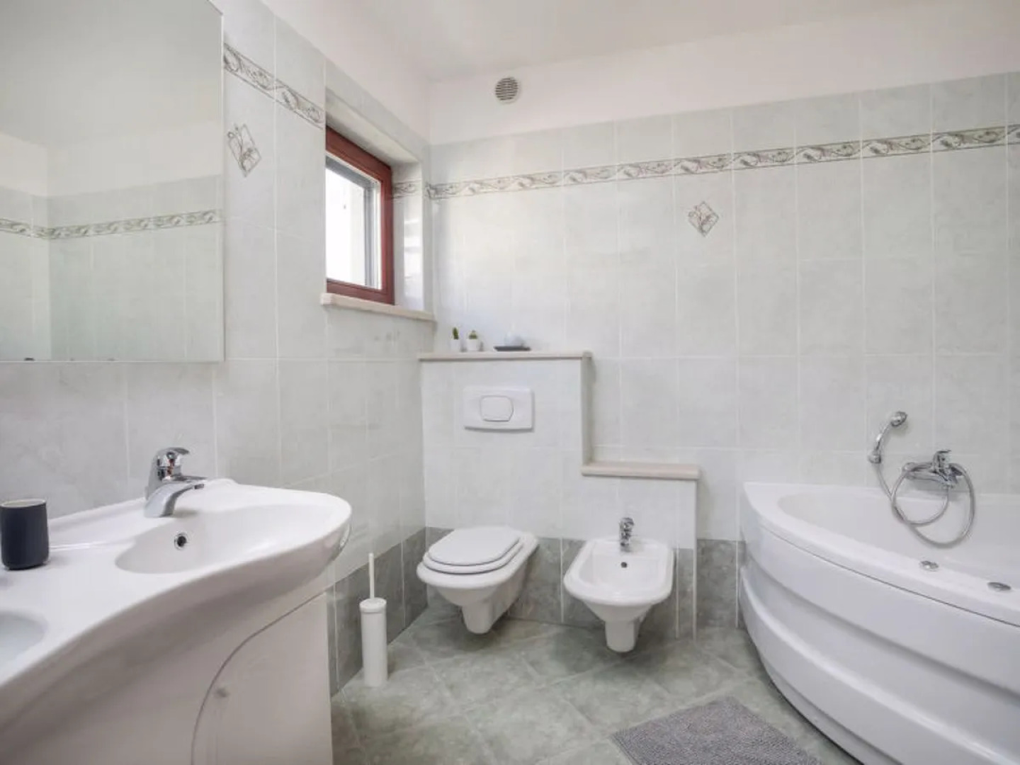 Villa Beach Front Ba Anija