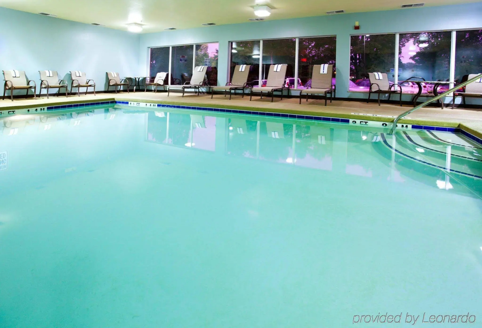 Holiday Inn Express Hotel & Suites Charlotte Arrowood by IHG