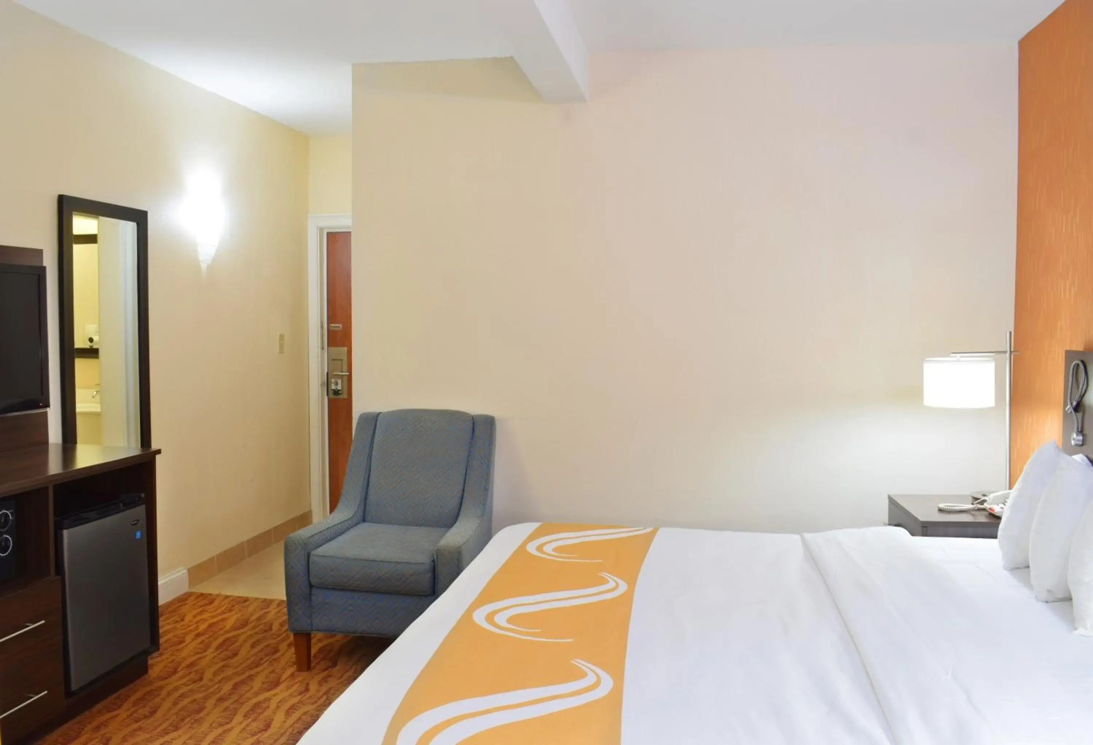 Quality Inn & Suites Middletown - Newport