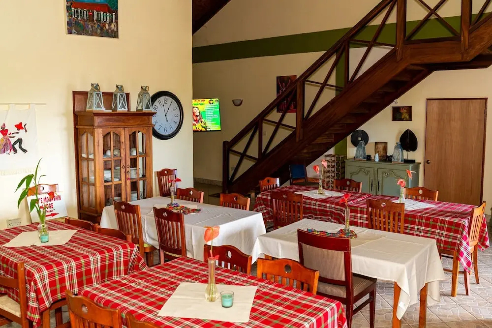 Roxy's Mountain Lodge