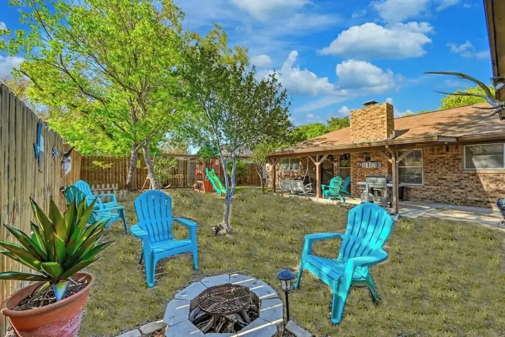 Kerrville Hidden Gem With Firepit and Grill - Great Location