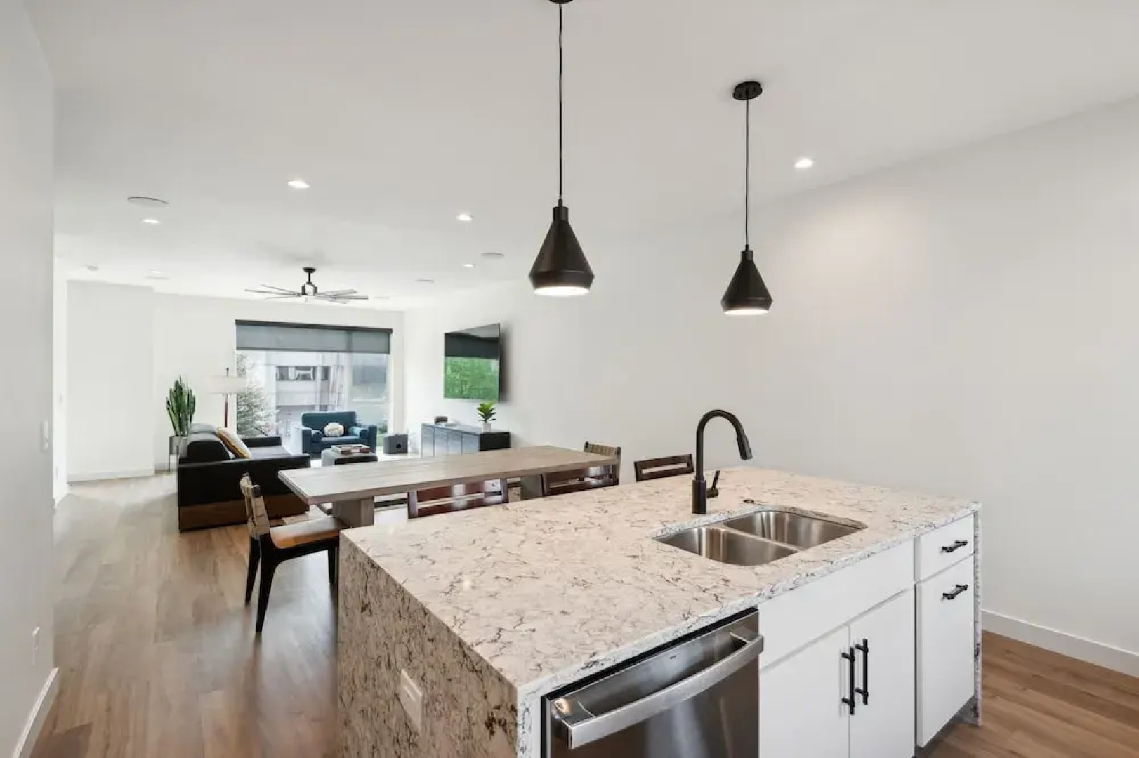 New Modern Townhome With Rooftop Patio 2 Bedroom Townhouse by RedAwning