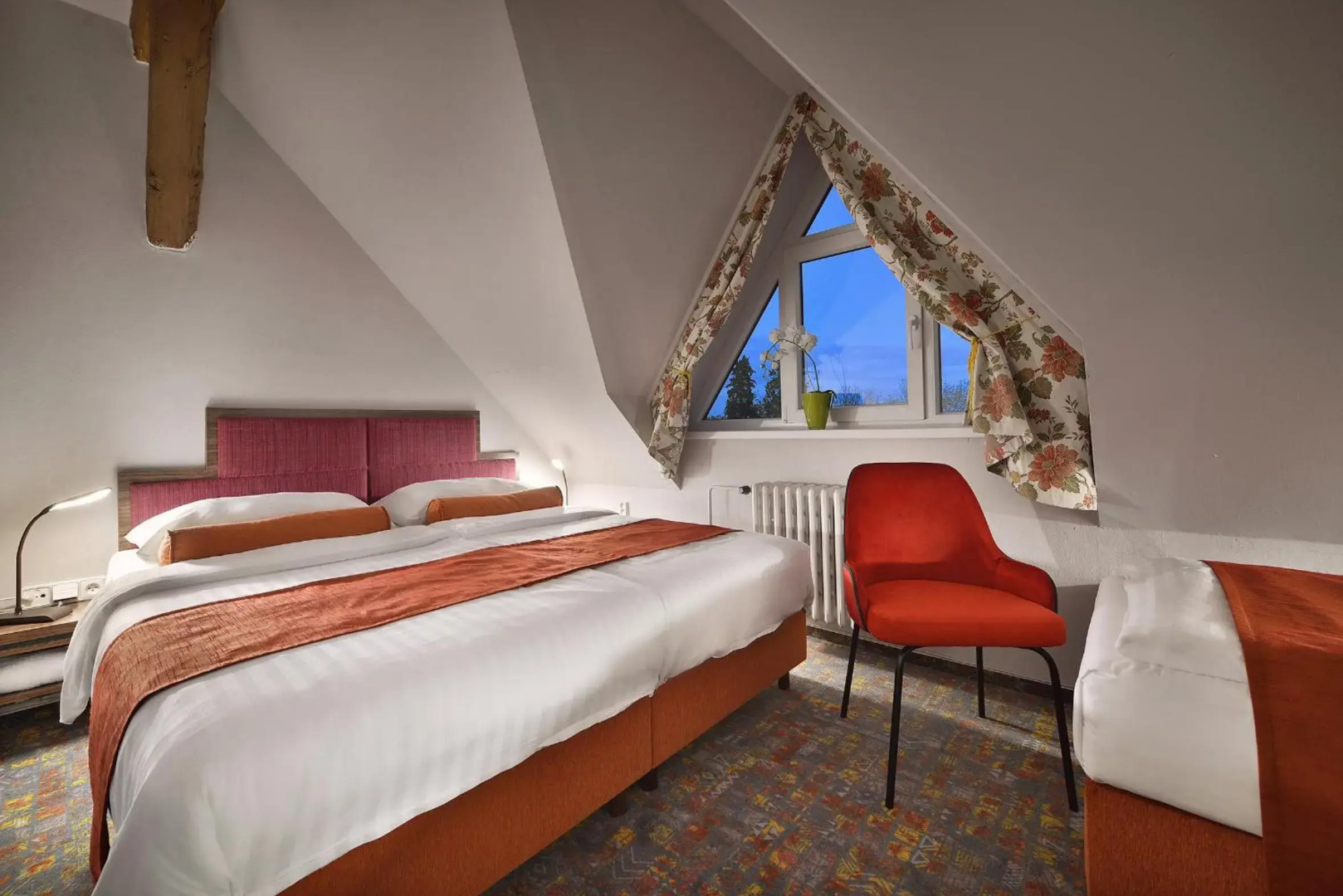 Maximilian Lifestyle Resort