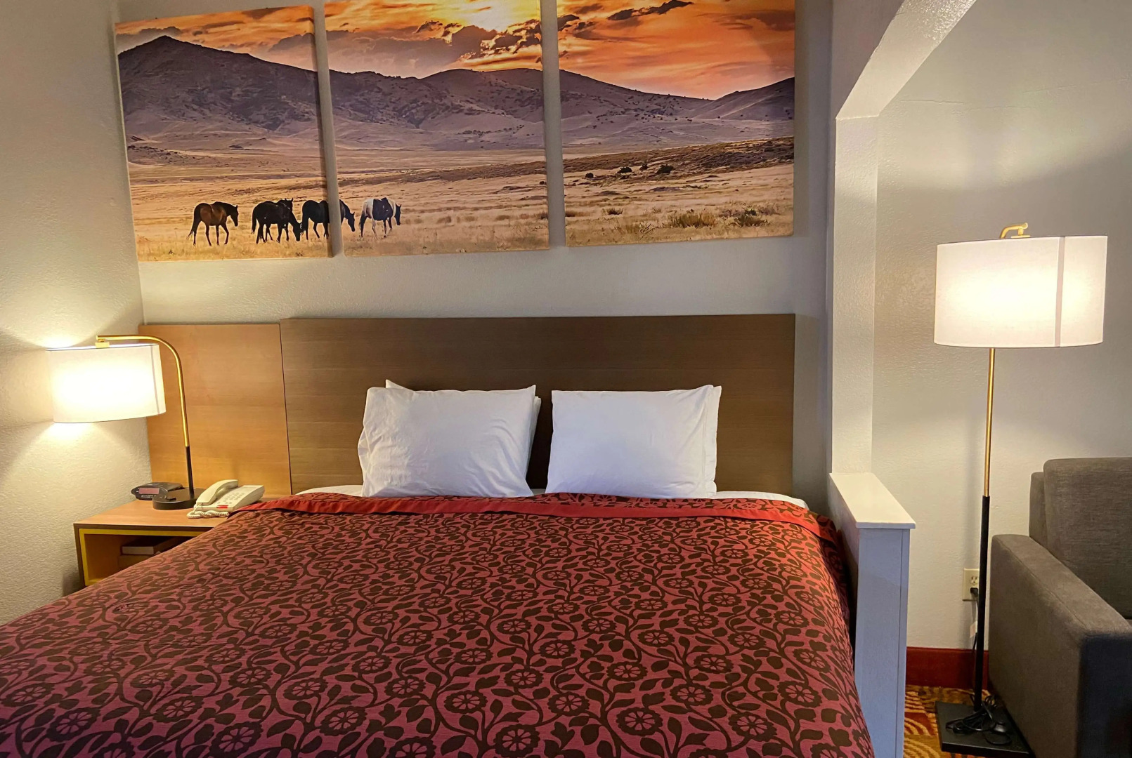 Days Inn & Suites by Wyndham Ridgeland