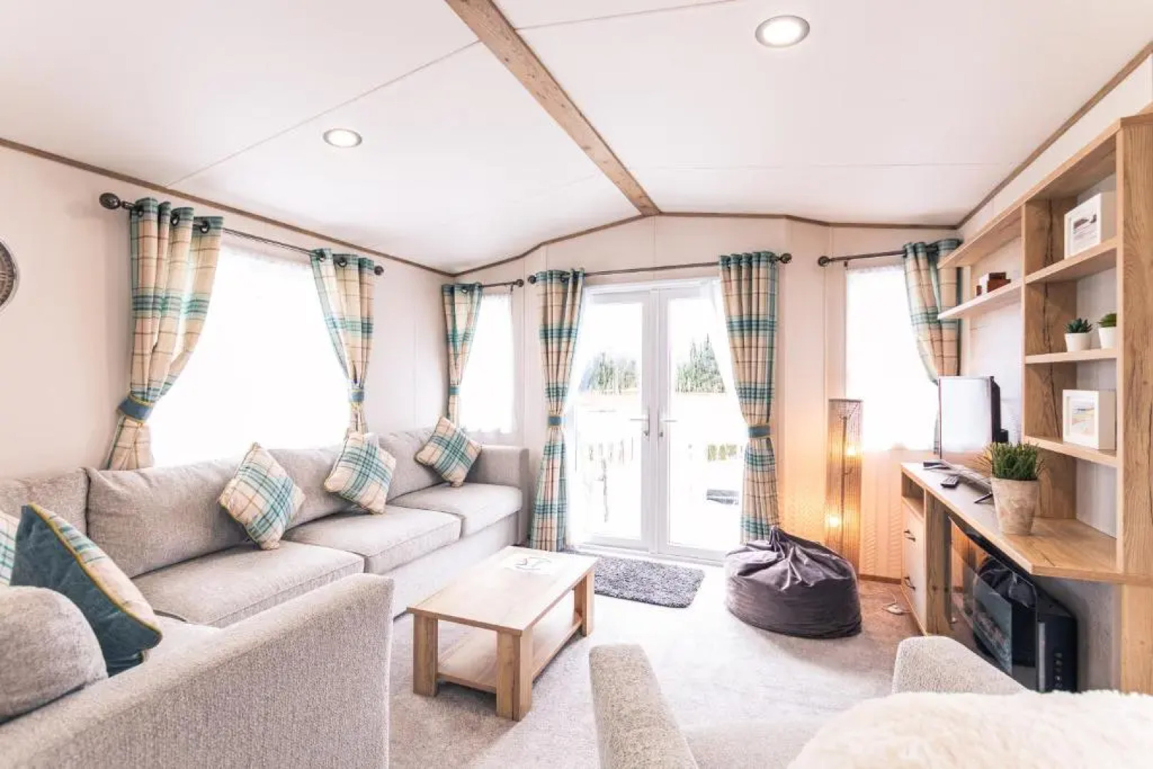 Squirrel Lodge with Hot Tub