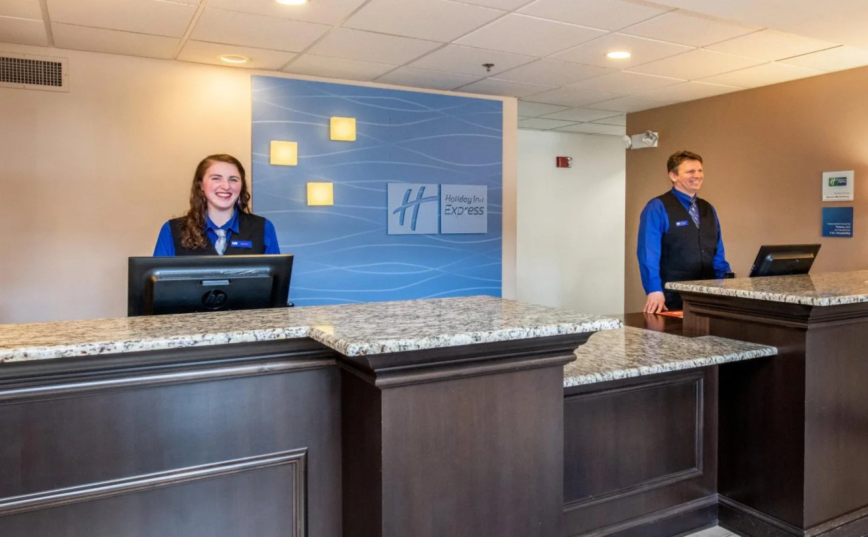 Holiday Inn Express & Suites Delafield by IHG