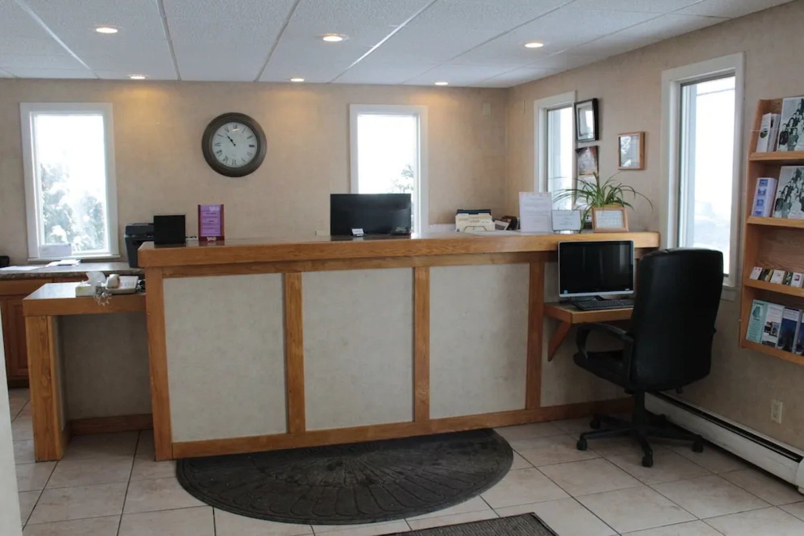 Shiretown Inn & Suites