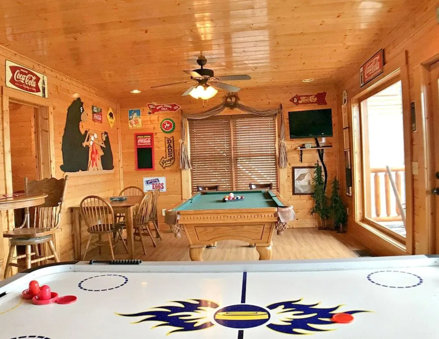 Extravagant View 3 Bedrooms 3 Bathrooms Cabin