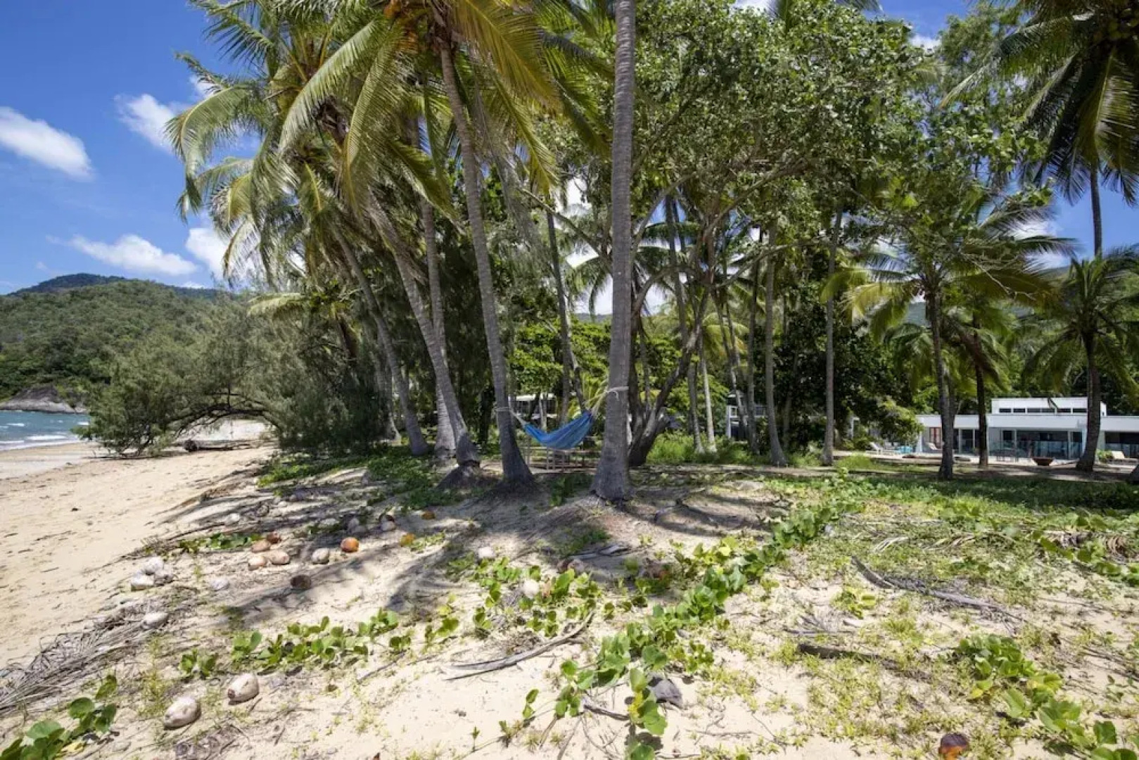 Tenterfield Beachfront Luxury 4 Bedroom Holiday Home