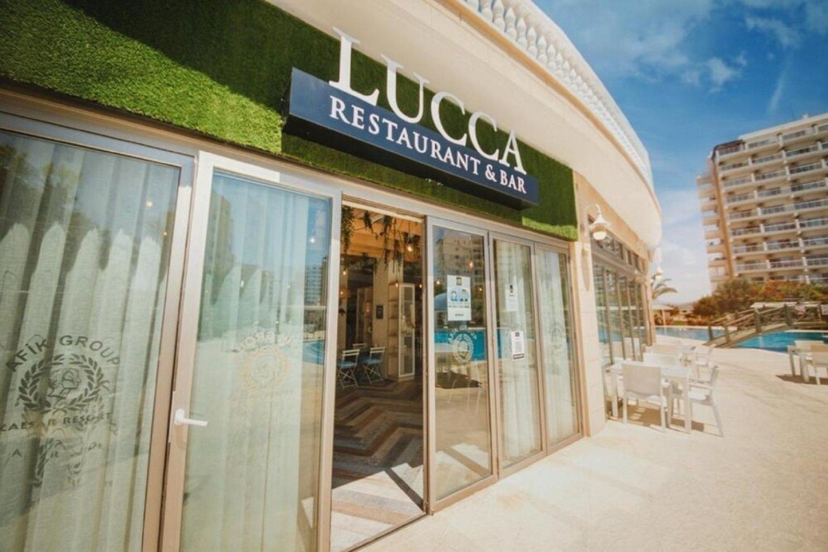 Spartacus Pool Apartments