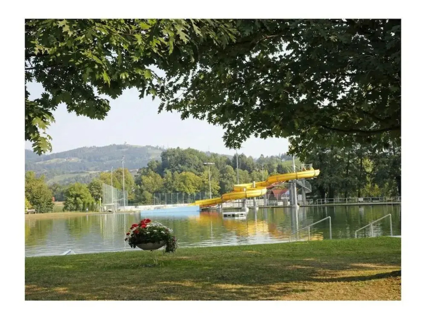 The Holler Comfortable Holiday Residence