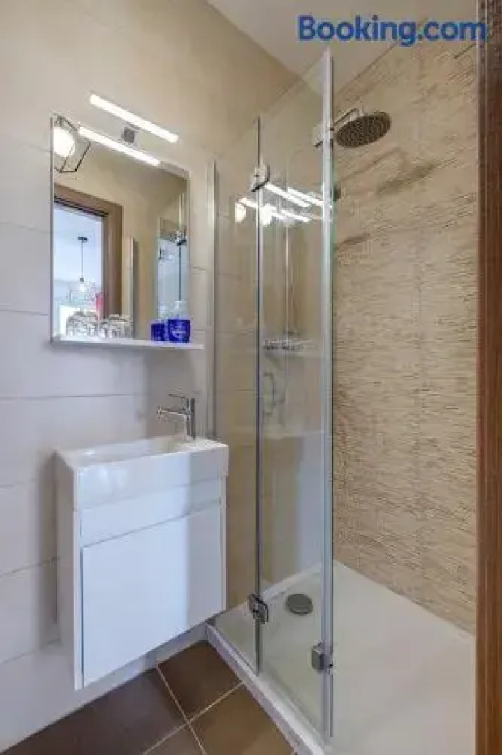 Modern Studio Central Location