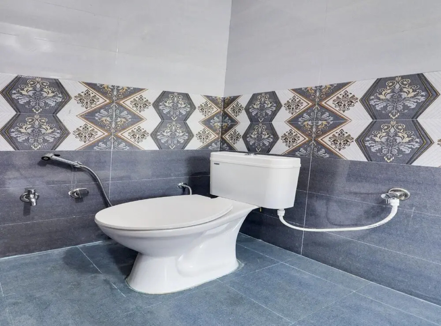 OYO 45399 Hotel Legacy Rbl