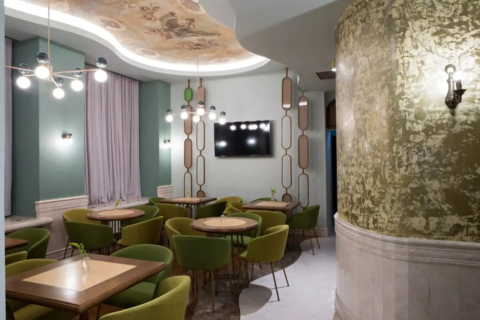 Zeus Essence Bucharest Venezia