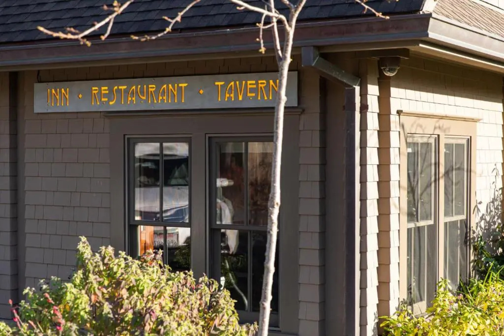 Noyo Harbor Inn Restaurant and Tavern