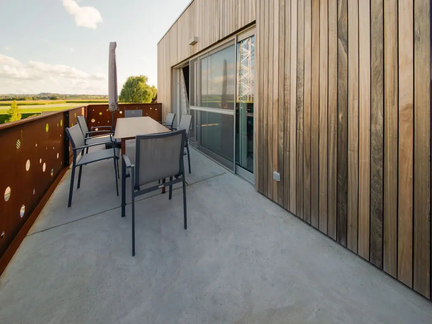 Vintage Holiday Home in Visé Richelle near City Center