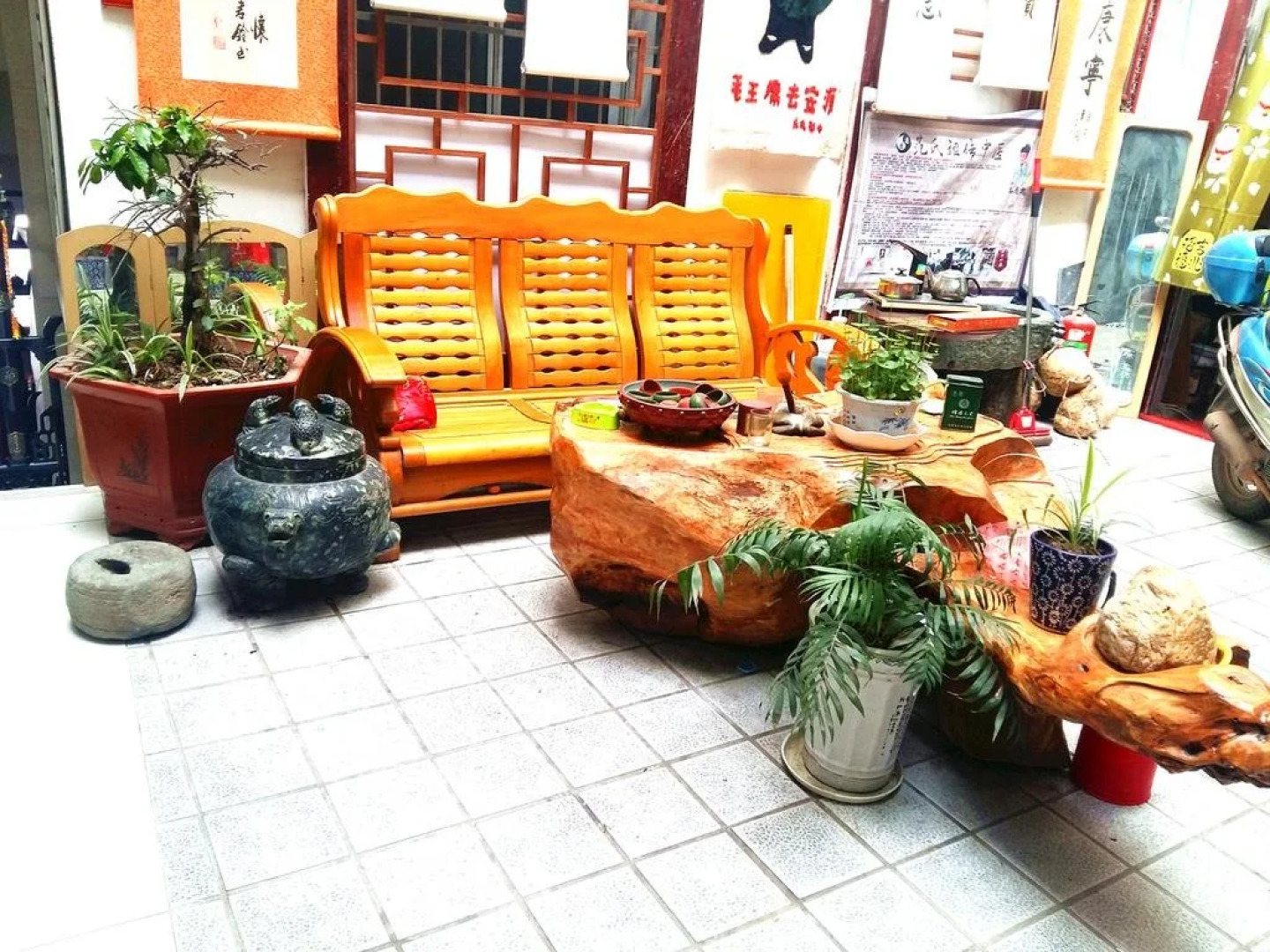 Wudangshan Tanluzhe Youth Hostel