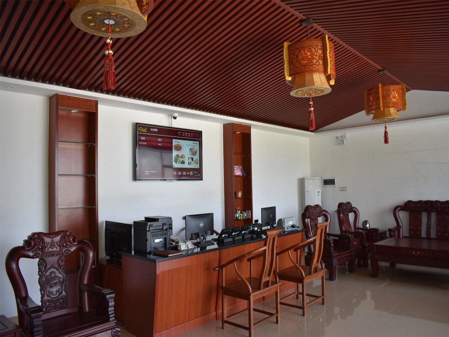 Yangshuo Mountain Top Retreat