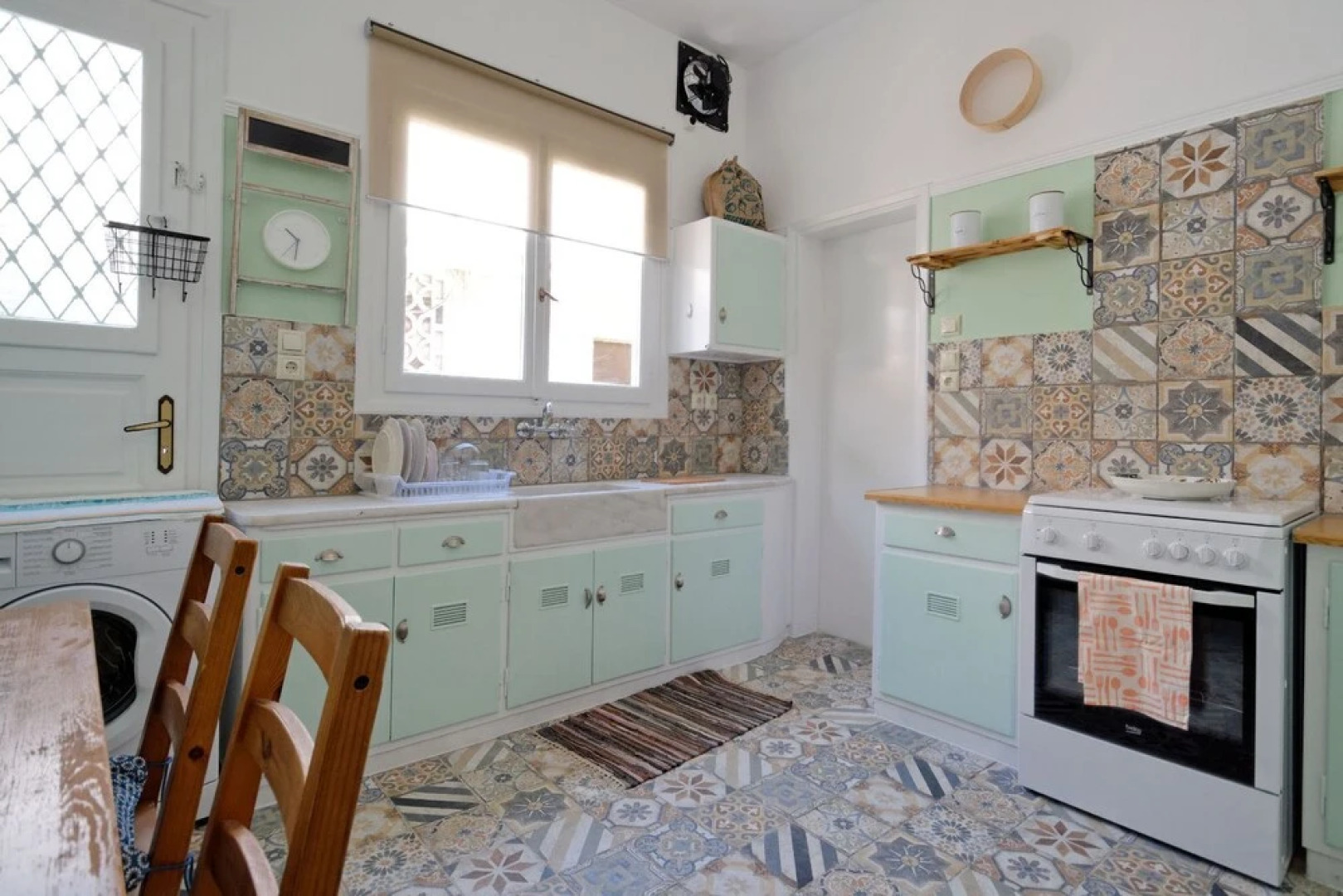 Brand new cottage house in Athens close to Stauros Niarxos foundation.