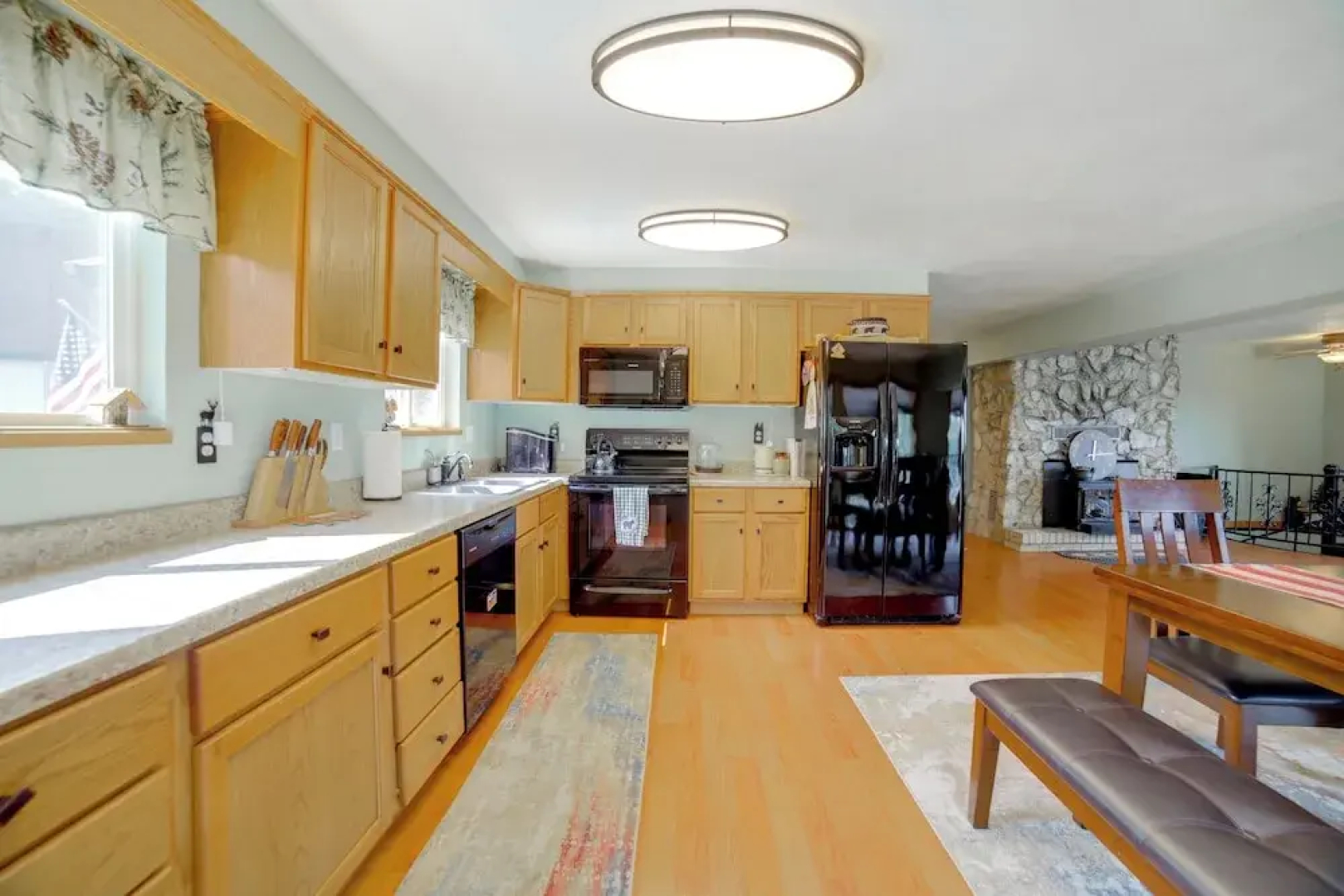 Mtn-view Oasis w/ Pool Access in Garden Valley