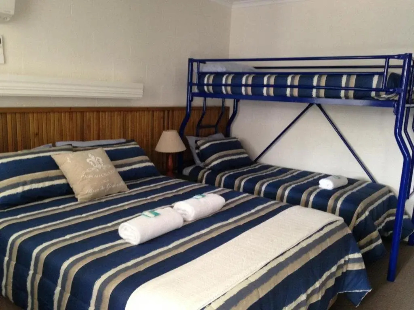 Boyne Island Motel and Villas