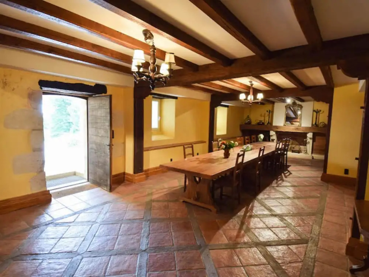 Lavish Villa on an Exclusive Estate in Liorac-sur-louyre With Pool