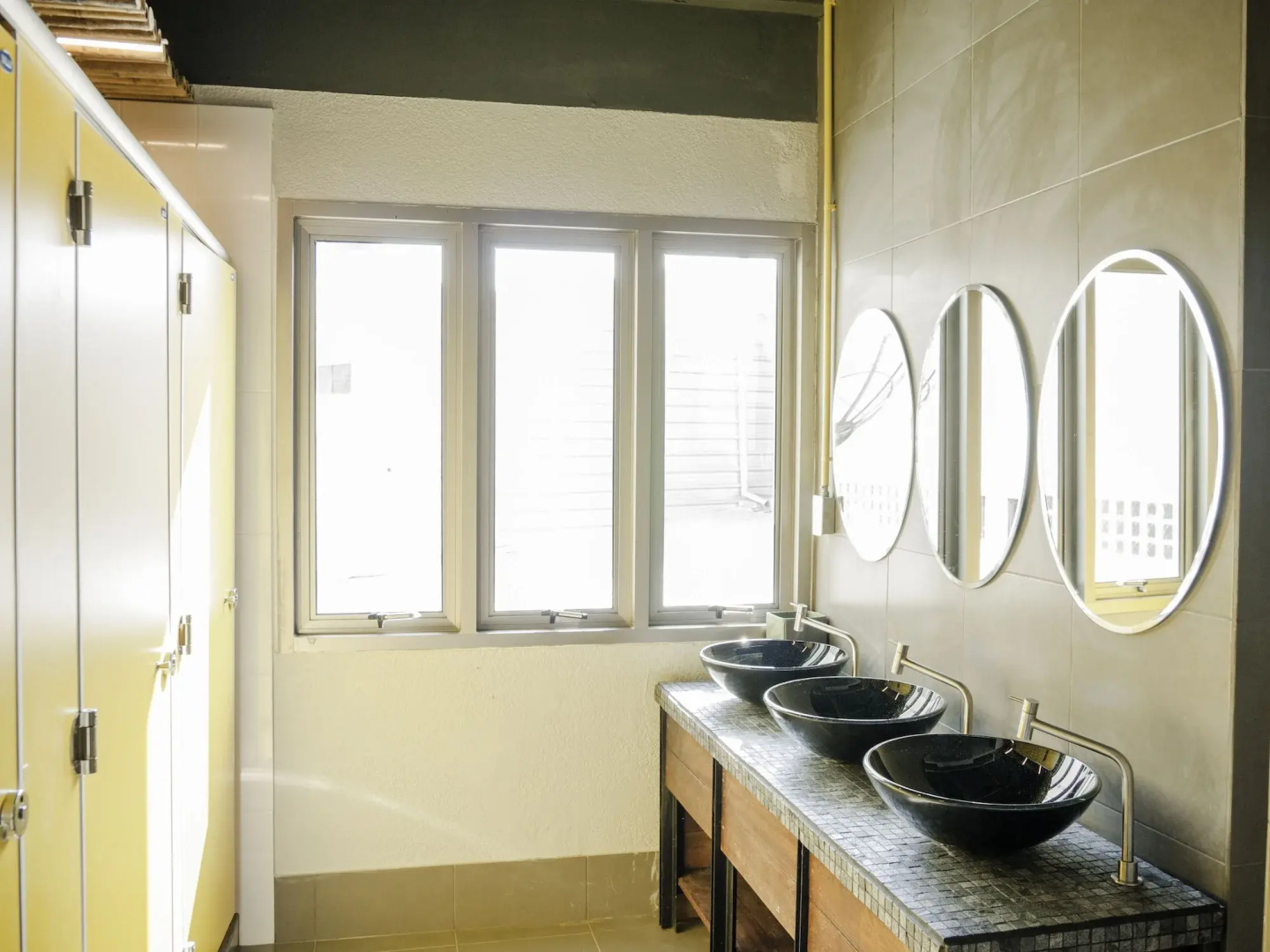 Whereder Poshtel - Hostel