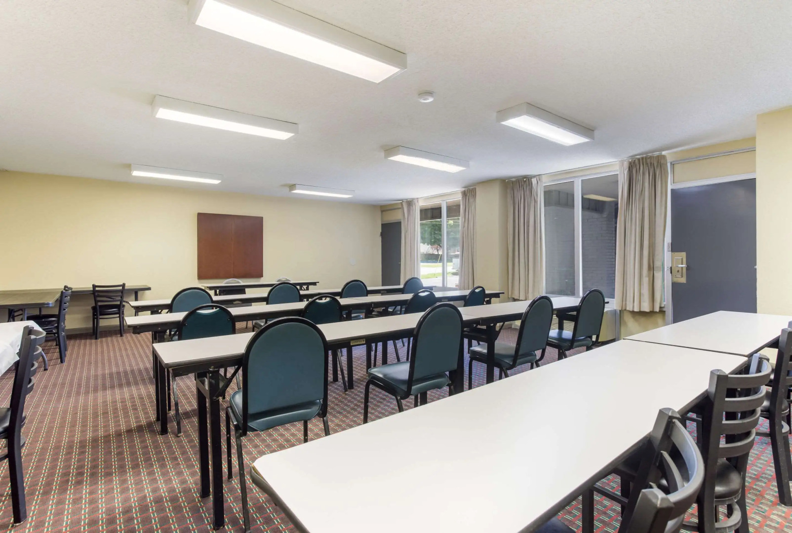 Econo Lodge Gallatin - Metro Nashville