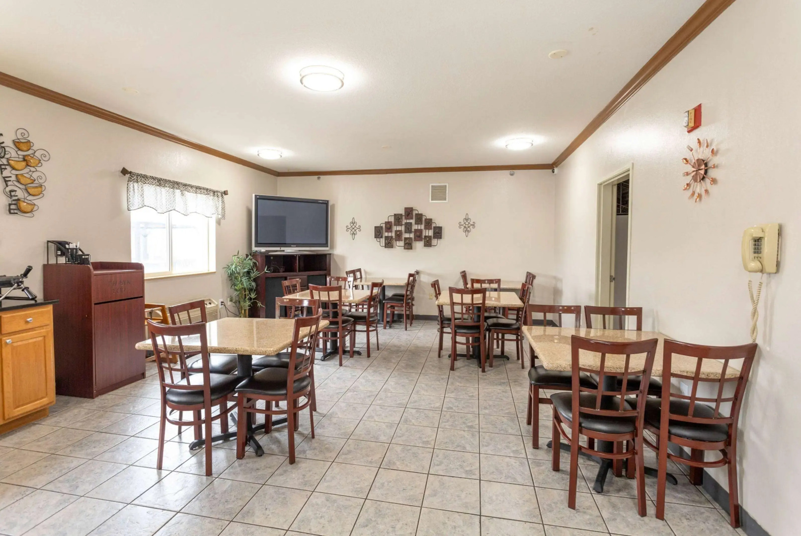 Super 8 by Wyndham Big Rapids