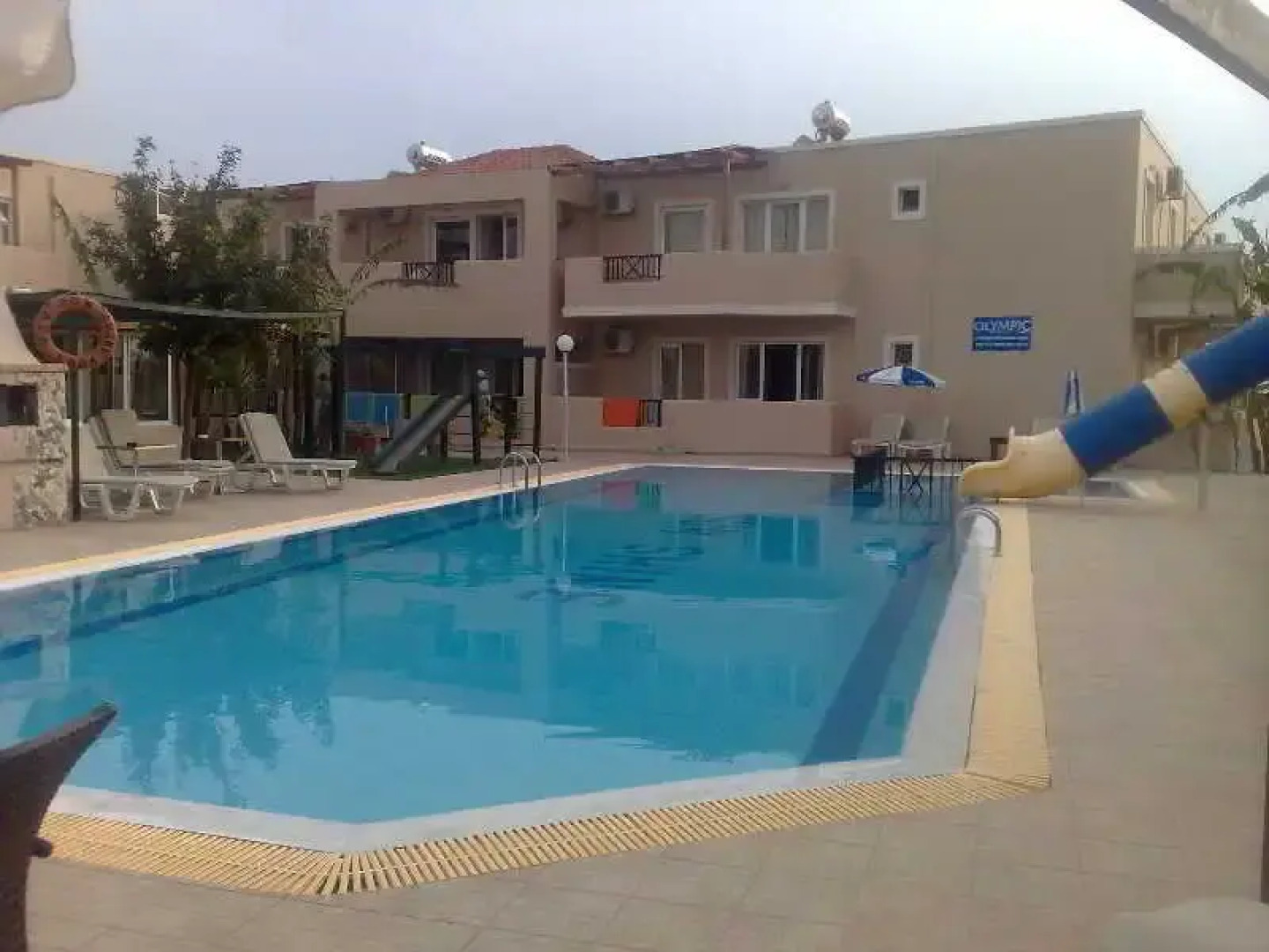 Sunshine Hotel & Apartments