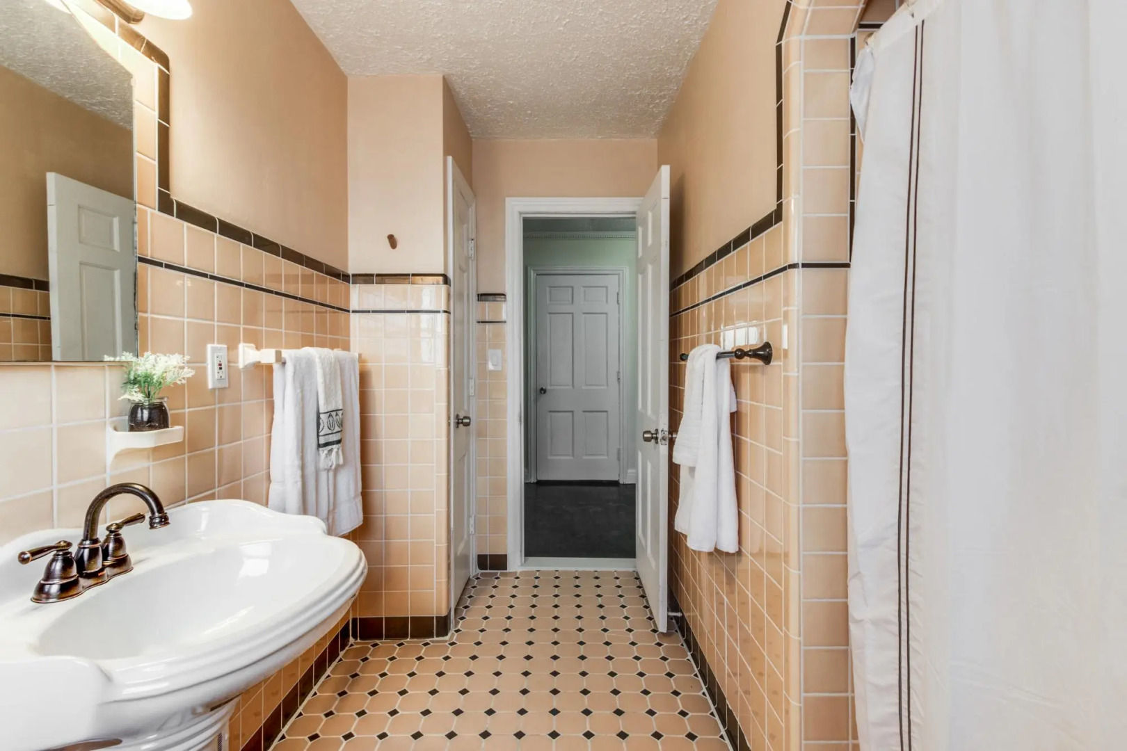 Spacious Luxury Home 5 min to Detroit Golf Club