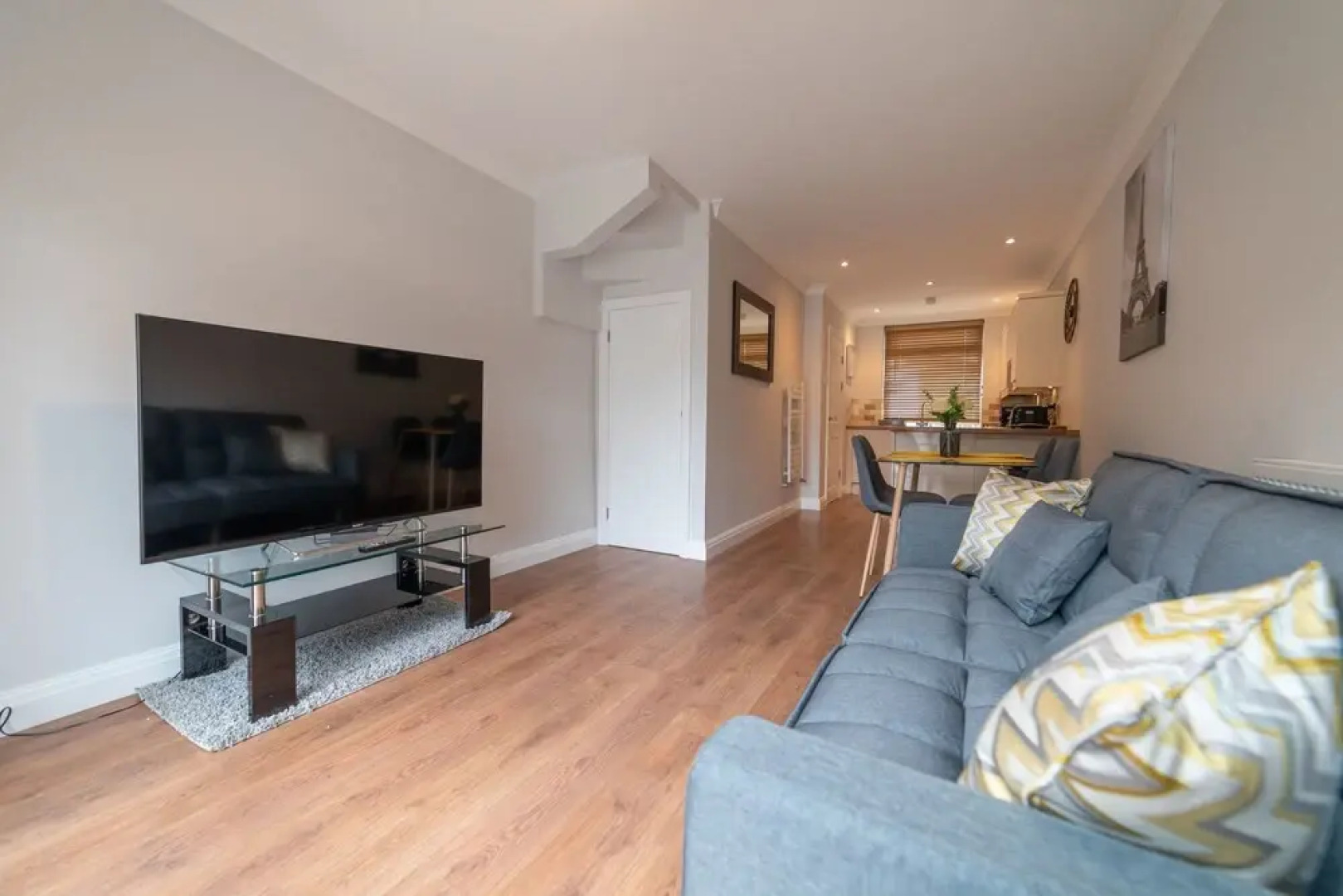 The Elk Suite Sasco Apartments