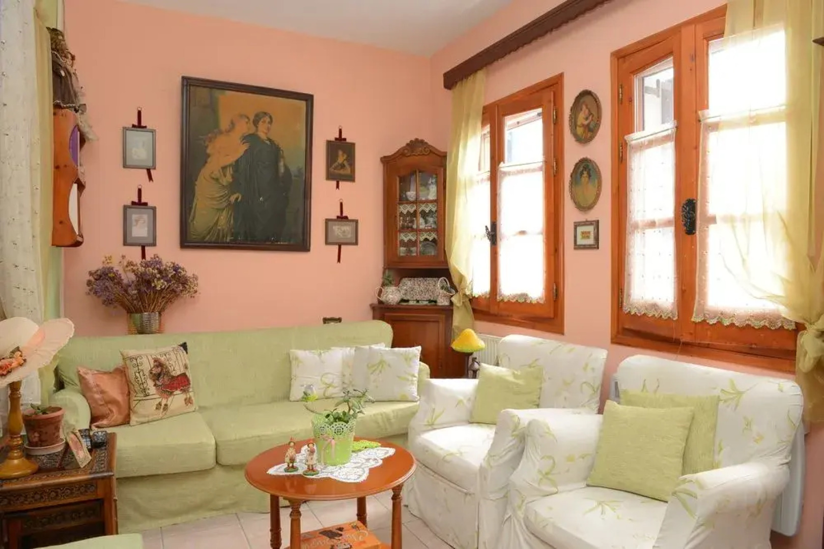 Dora's Studios and Apartments