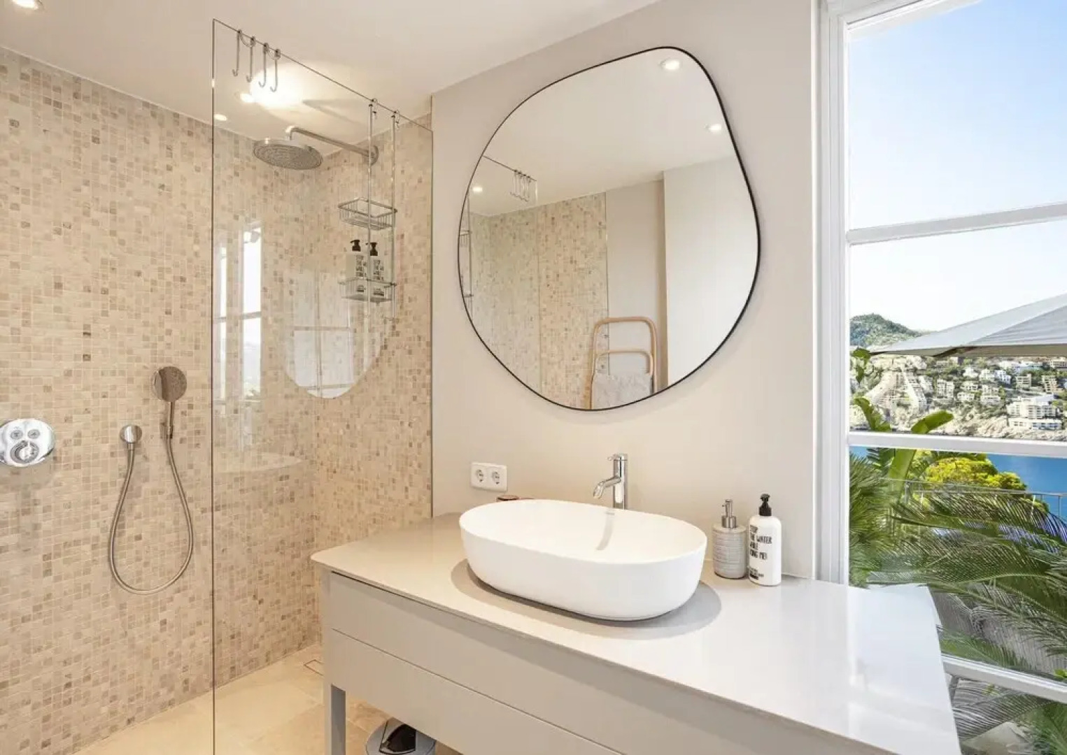 Sea-view Villa Near Port